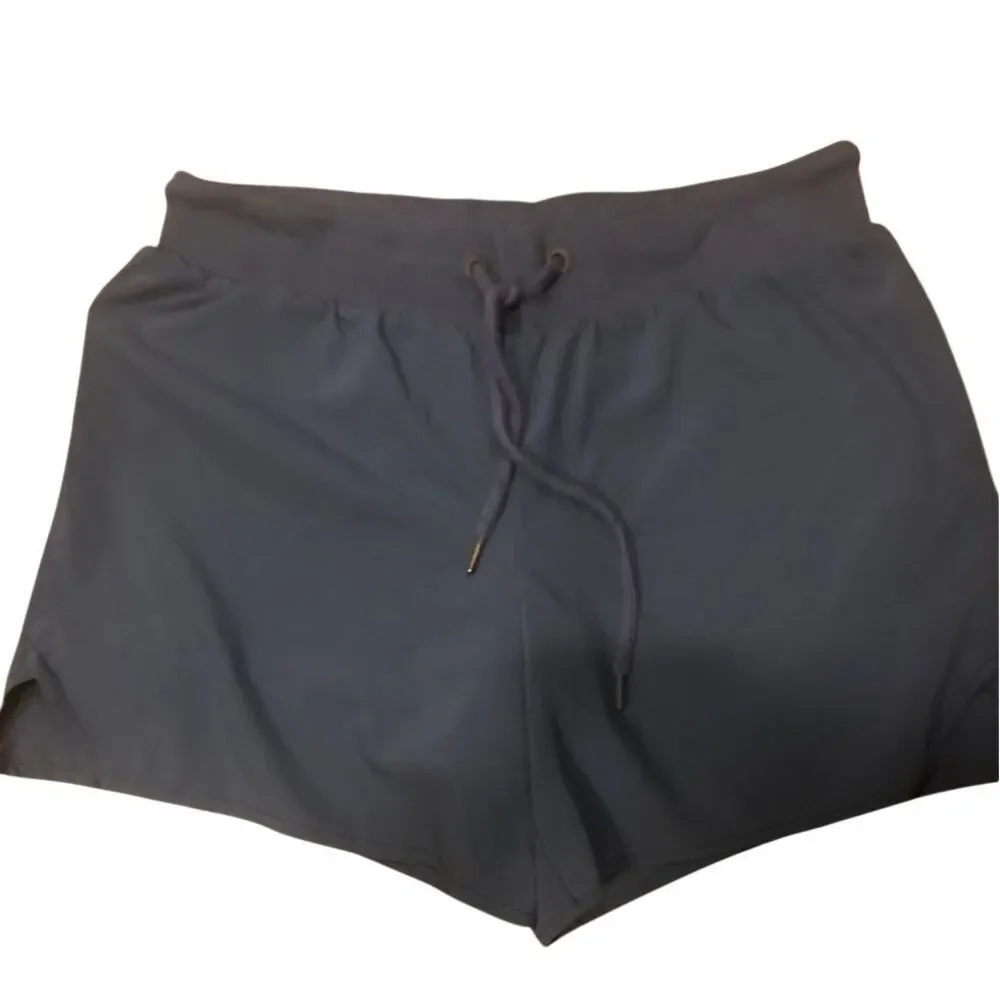 Brisas athletic Shorts in the color cashmere blue, featuring a high waistband, i